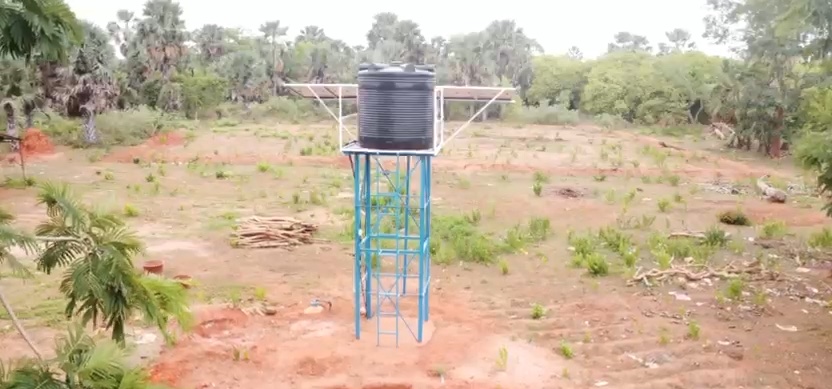 Solar-powered water tank stand
